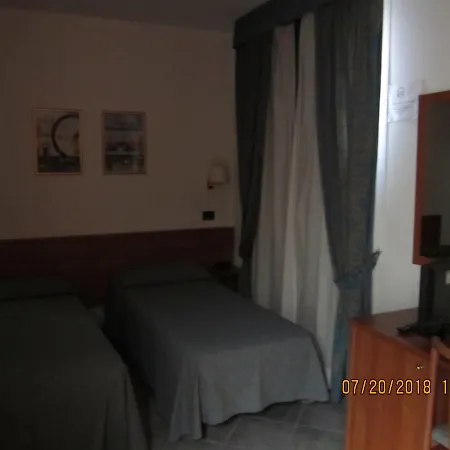 B&B Adelphi & Breakfast 3*