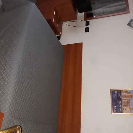 ベッド・アンド・ブレックファスト Adelphi & Breakfast フェラーラ