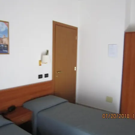 Adelphi & Breakfast ベッド・アンド・ブレックファスト フェラーラ